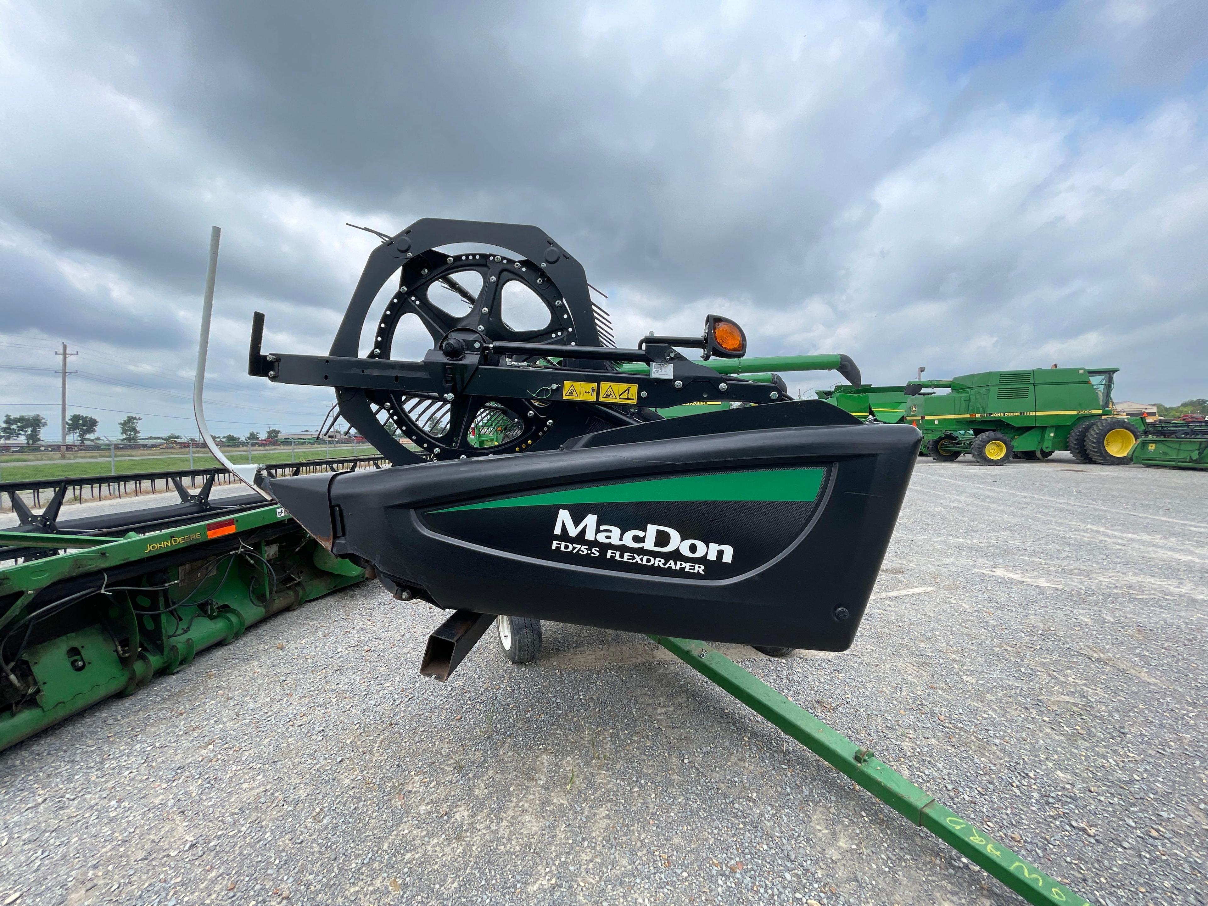 FD75 S MACDON FLEX DRAPER PLATFORM