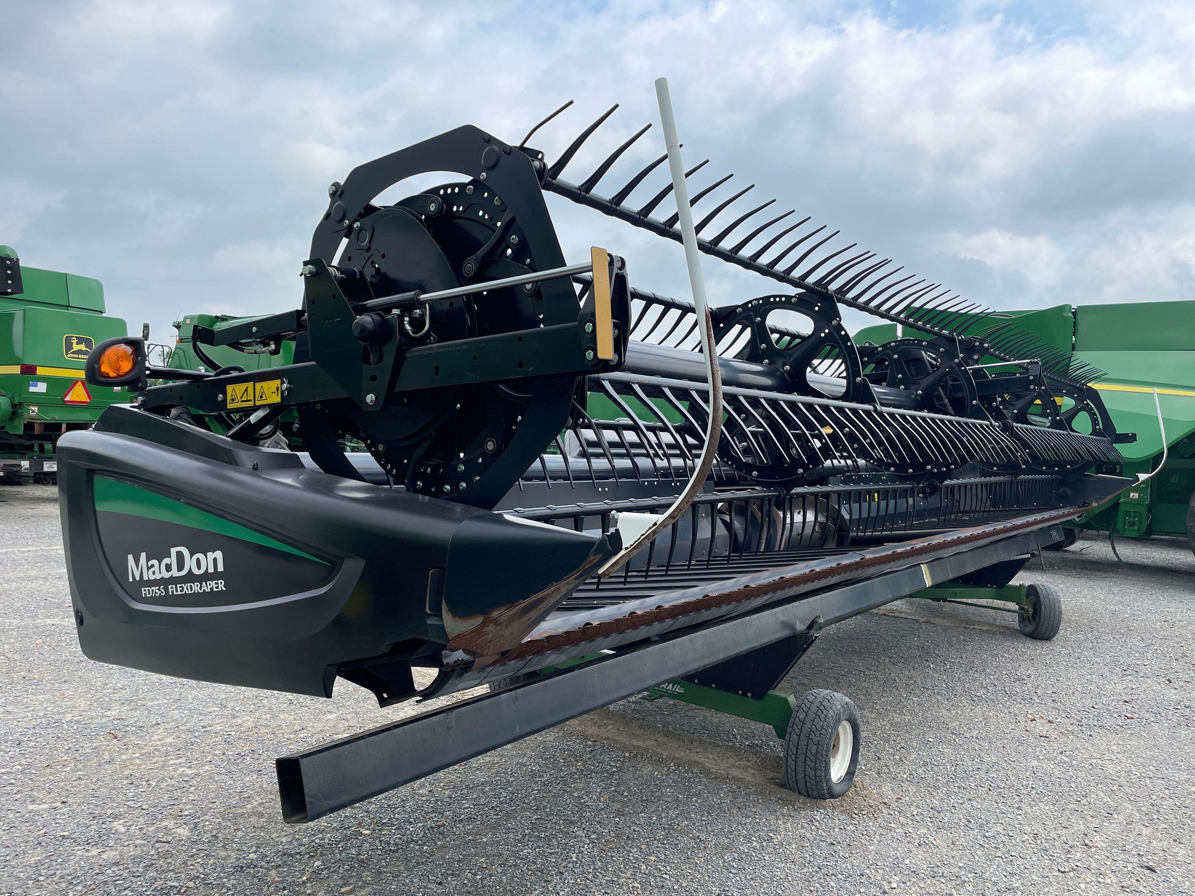 FD75 S MACDON FLEX DRAPER PLATFORM