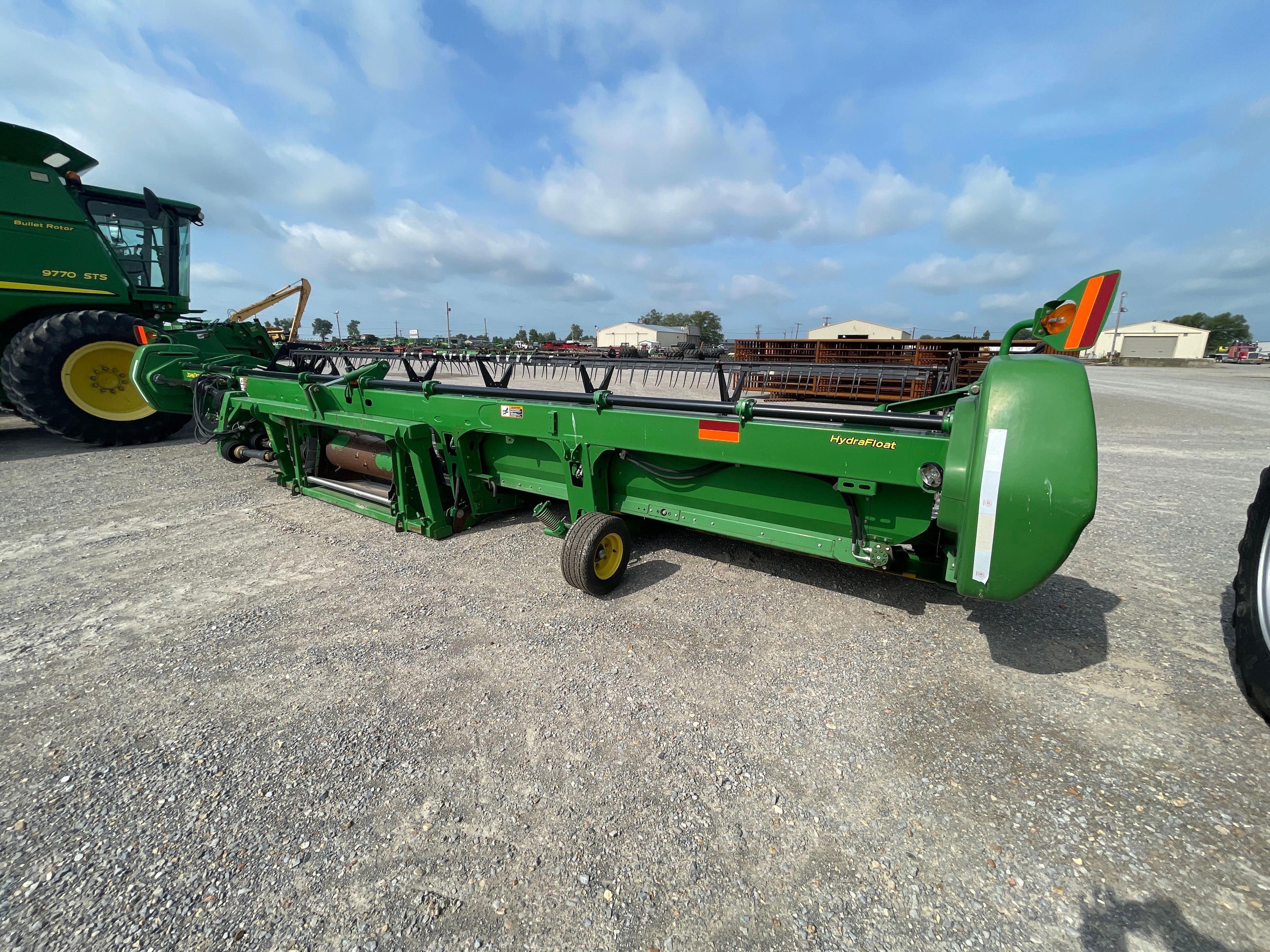 630D JOHN DEERE DRAPER PLATFORM