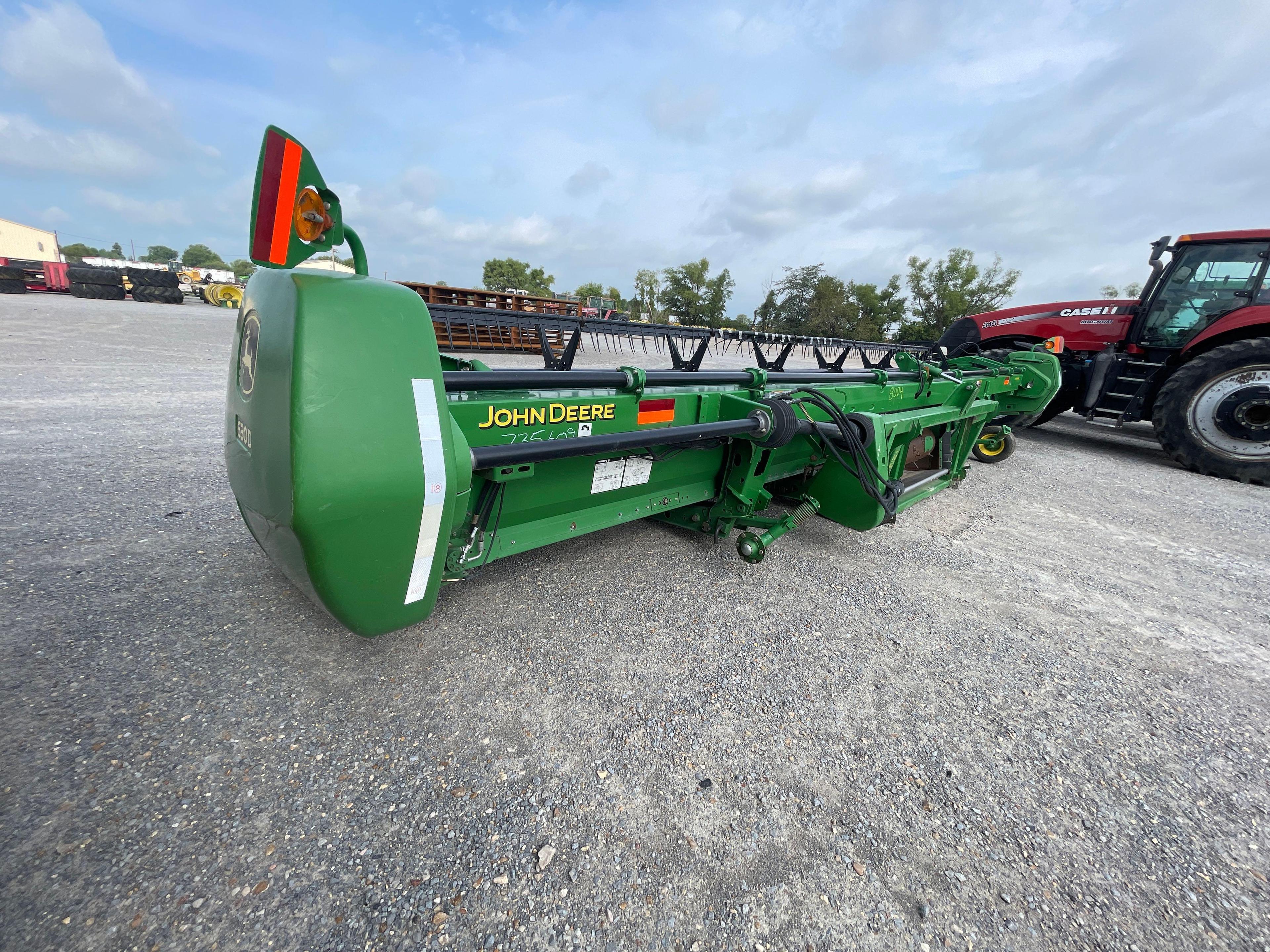 630D JOHN DEERE DRAPER PLATFORM
