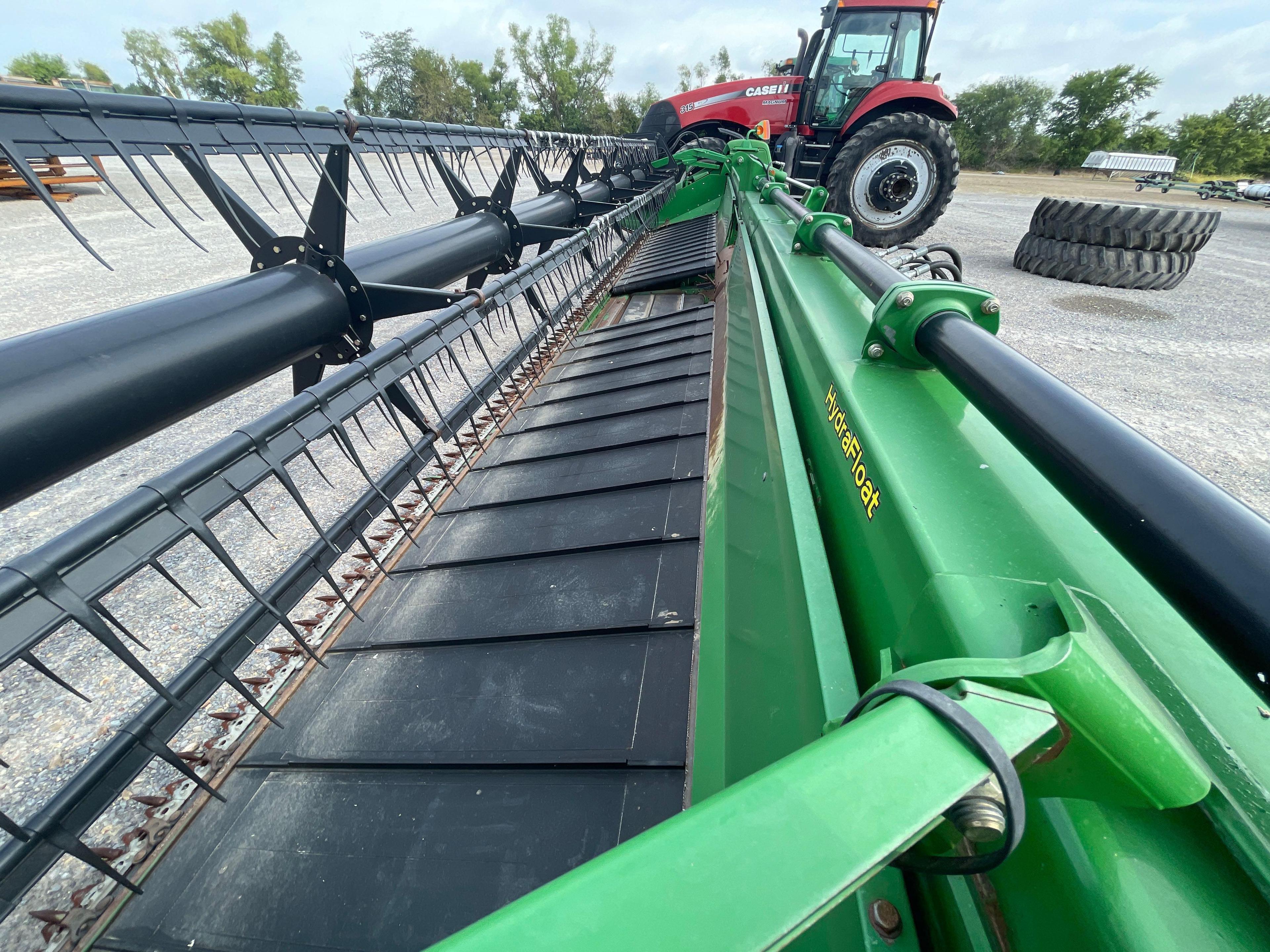 630D JOHN DEERE DRAPER PLATFORM