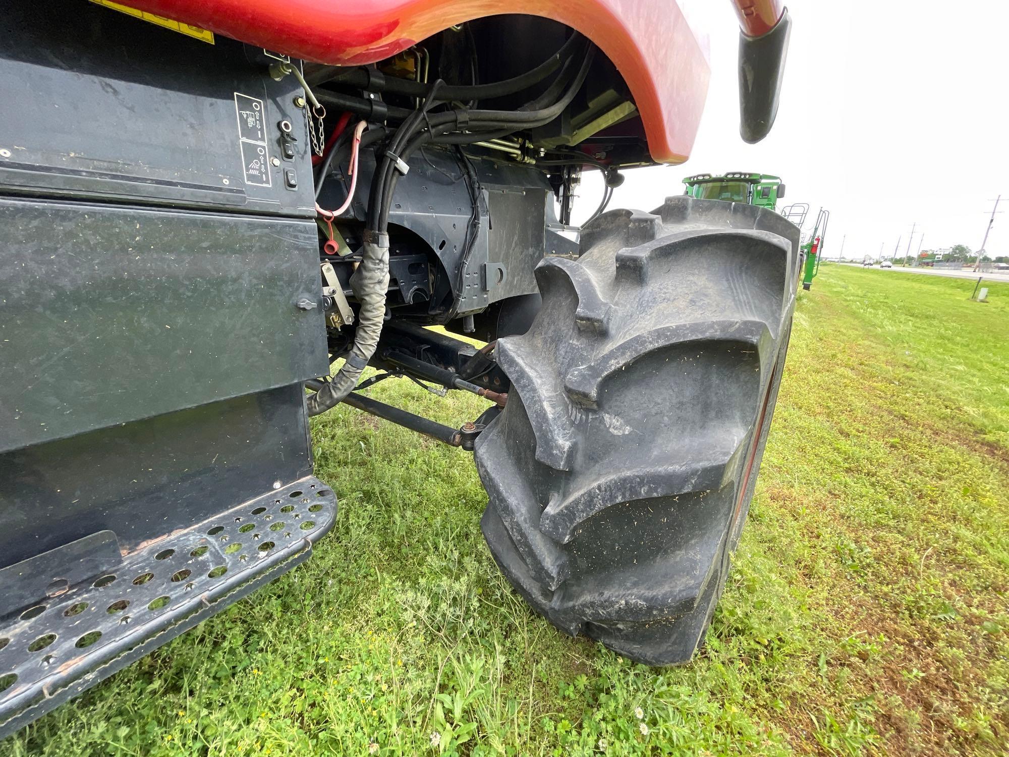 7230 CASE IH COMBINE