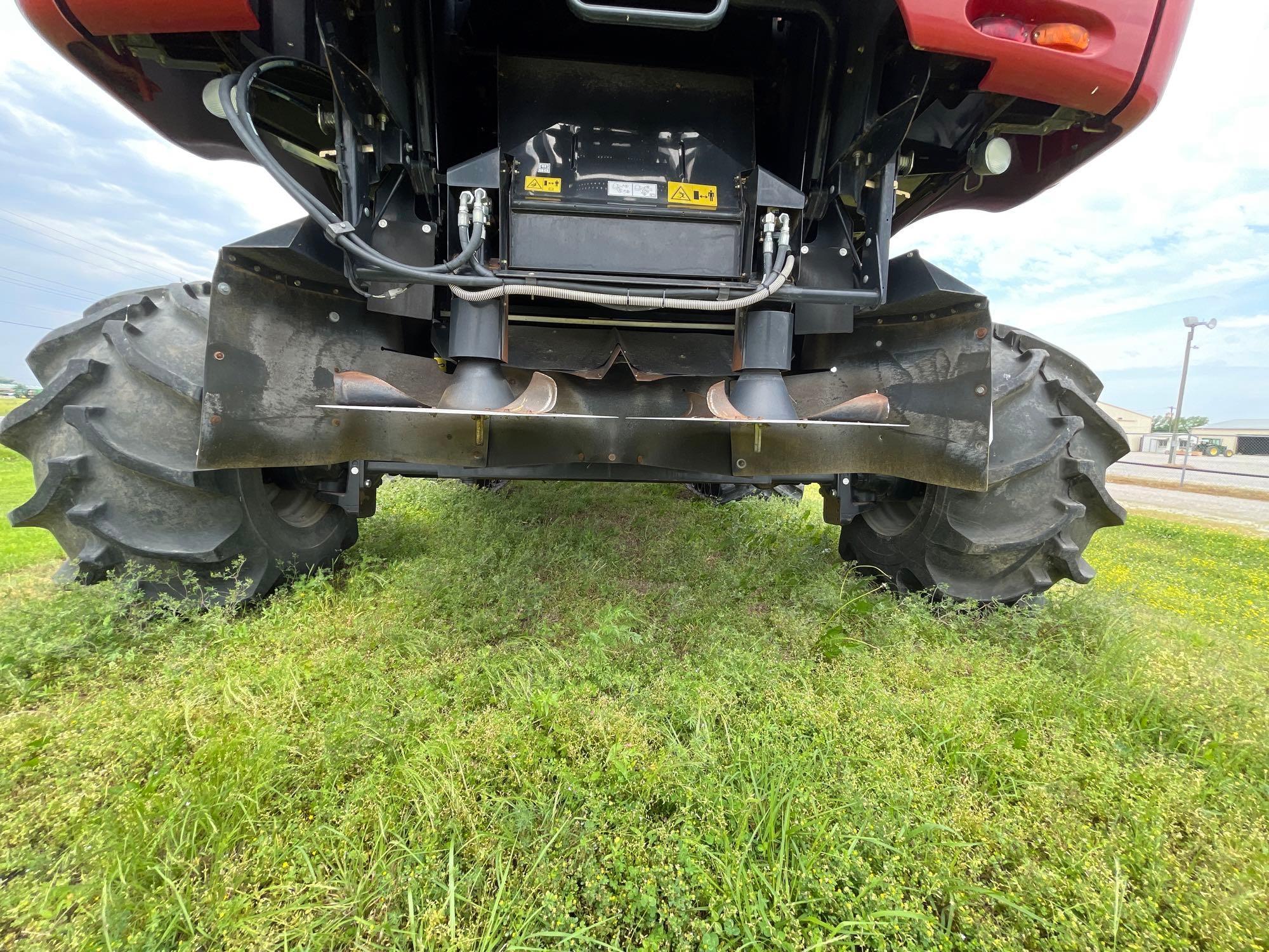 7230 CASE IH COMBINE