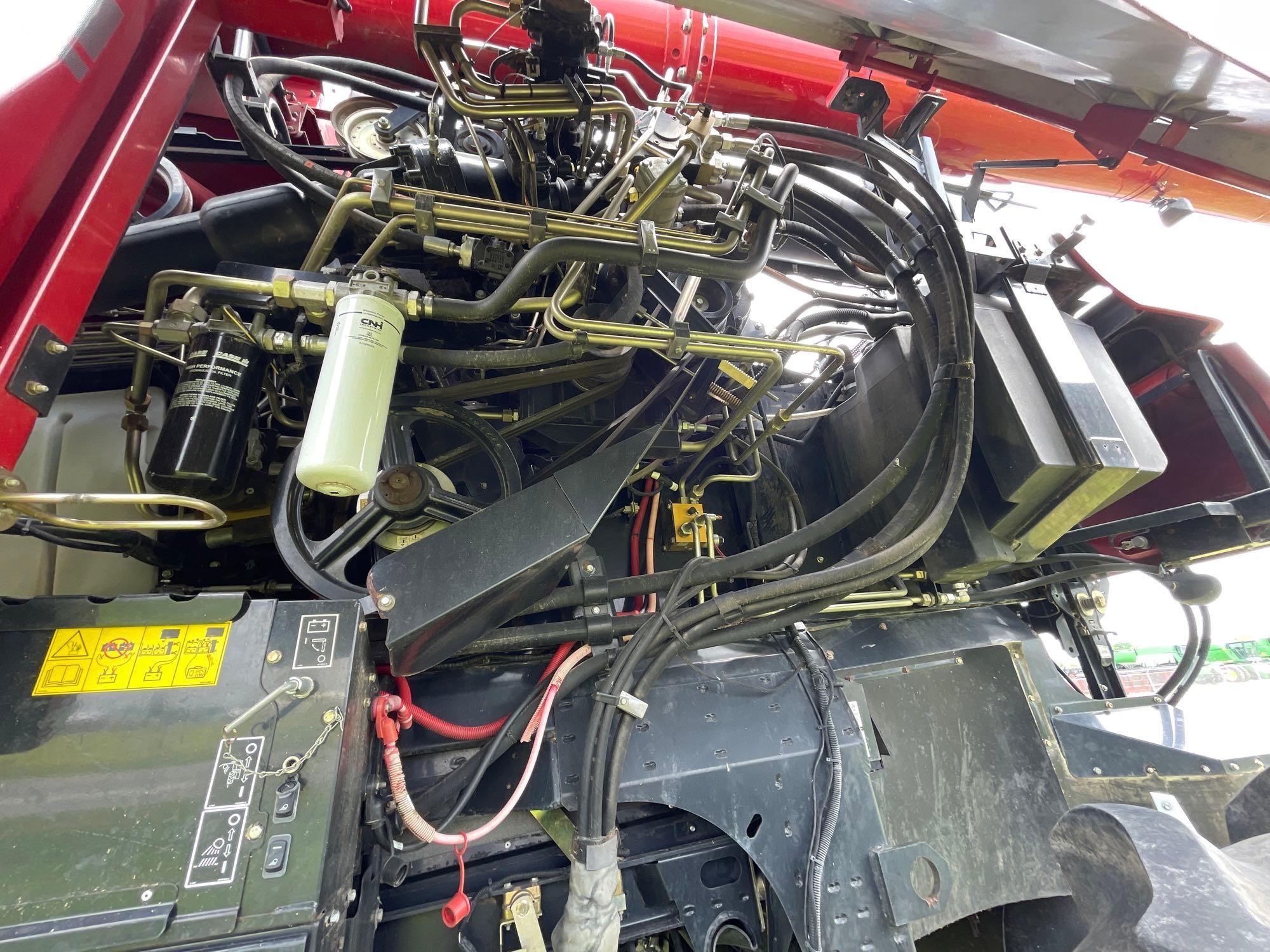 7230 CASE IH COMBINE