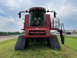 7230 CASE IH COMBINE