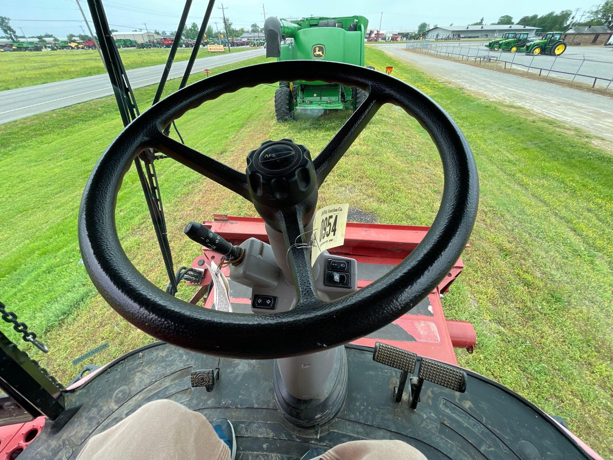 7230 CASE IH COMBINE