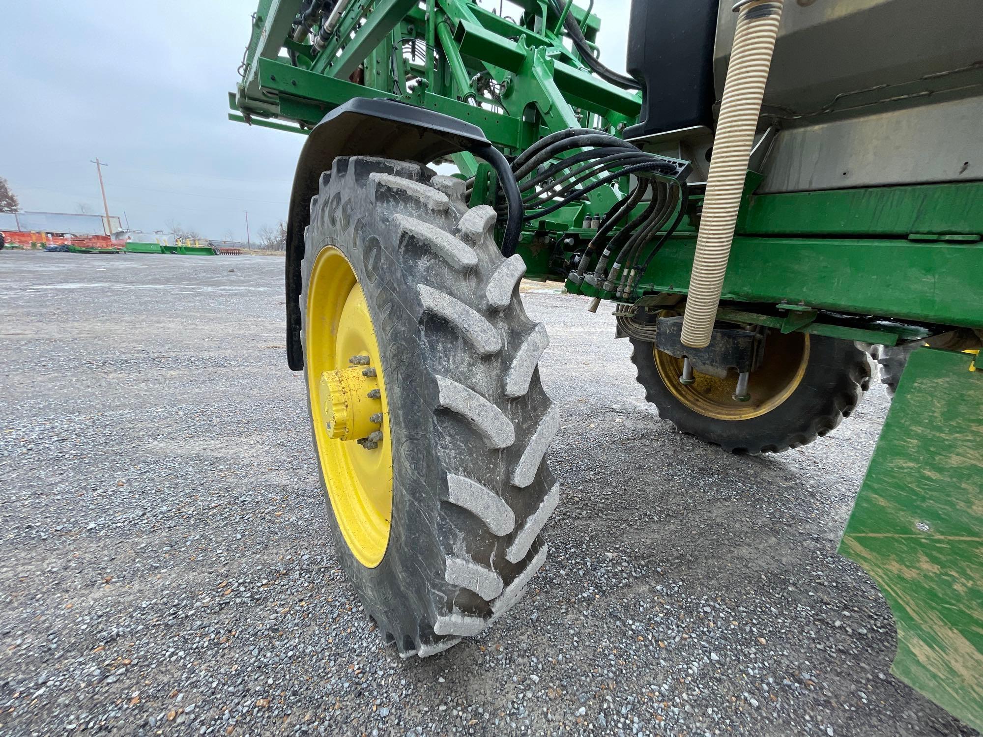 R4038 JOHN DEERE SPRAYER