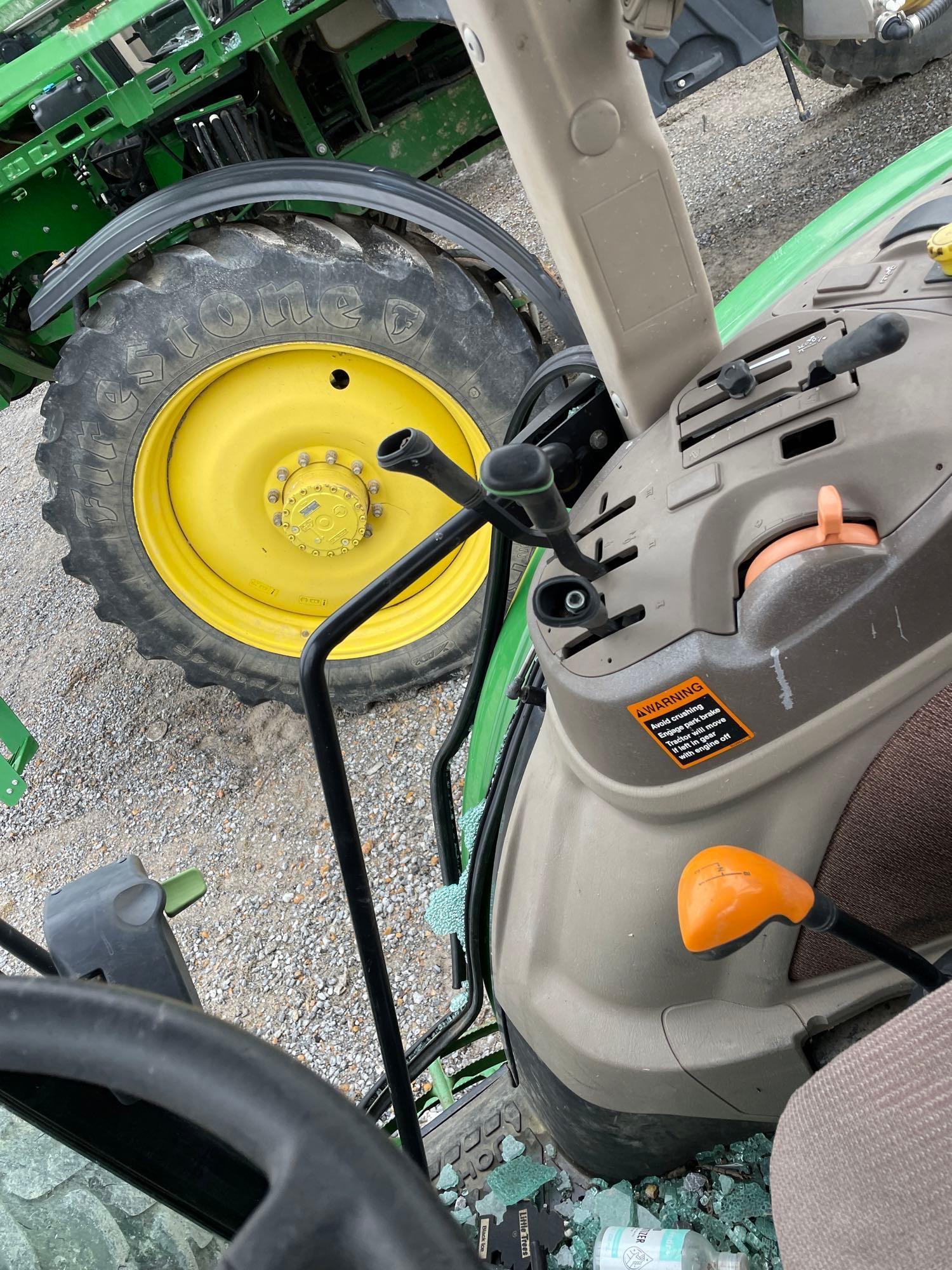 6115D JOHN DEERE TRACTOR, MFWD