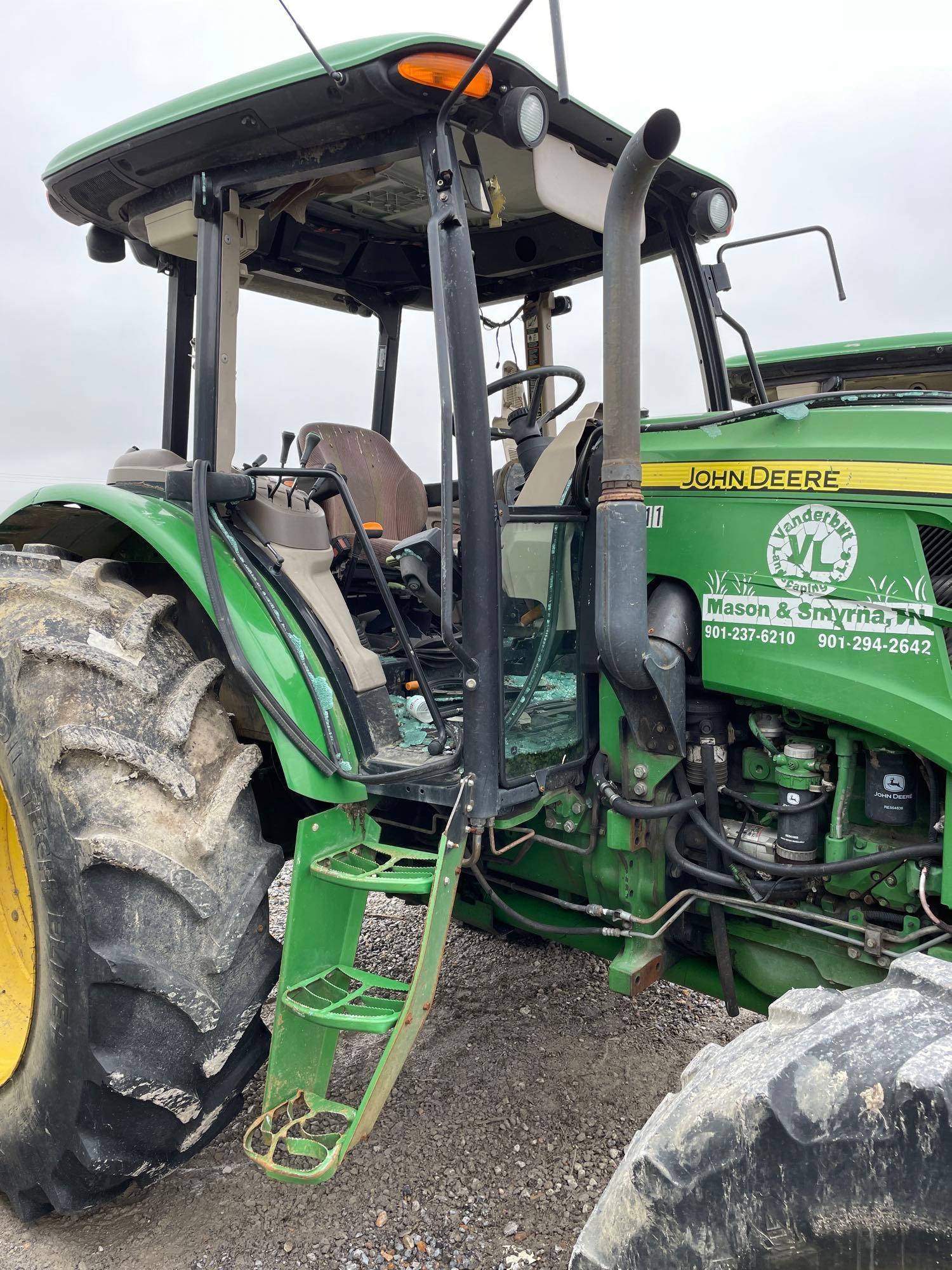 6115D JOHN DEERE TRACTOR, MFWD