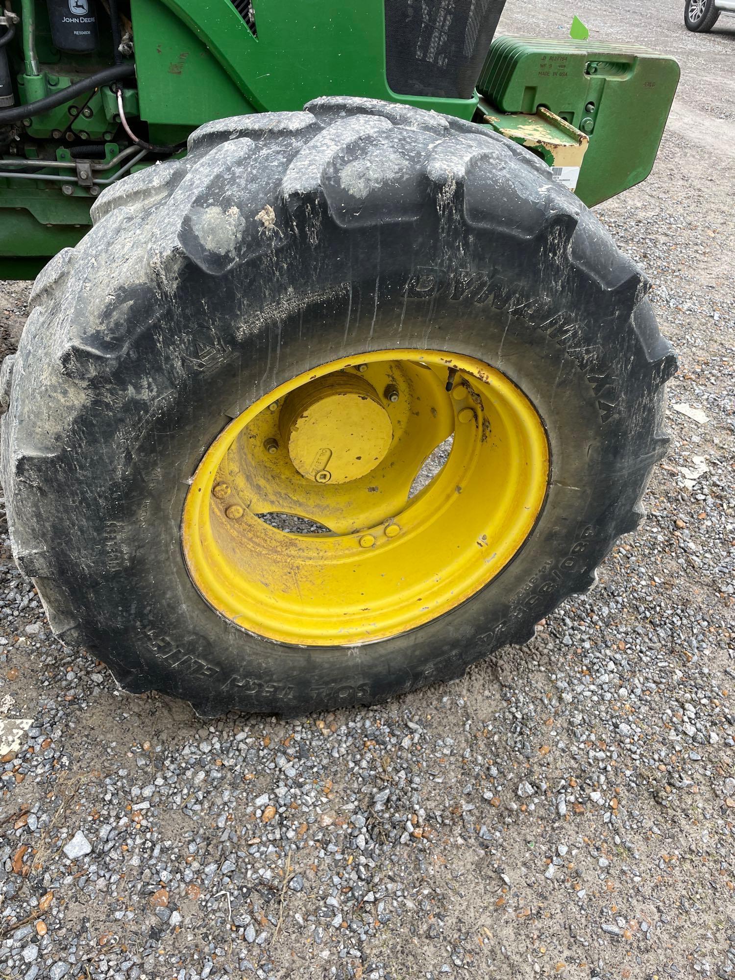 6115D JOHN DEERE TRACTOR, MFWD