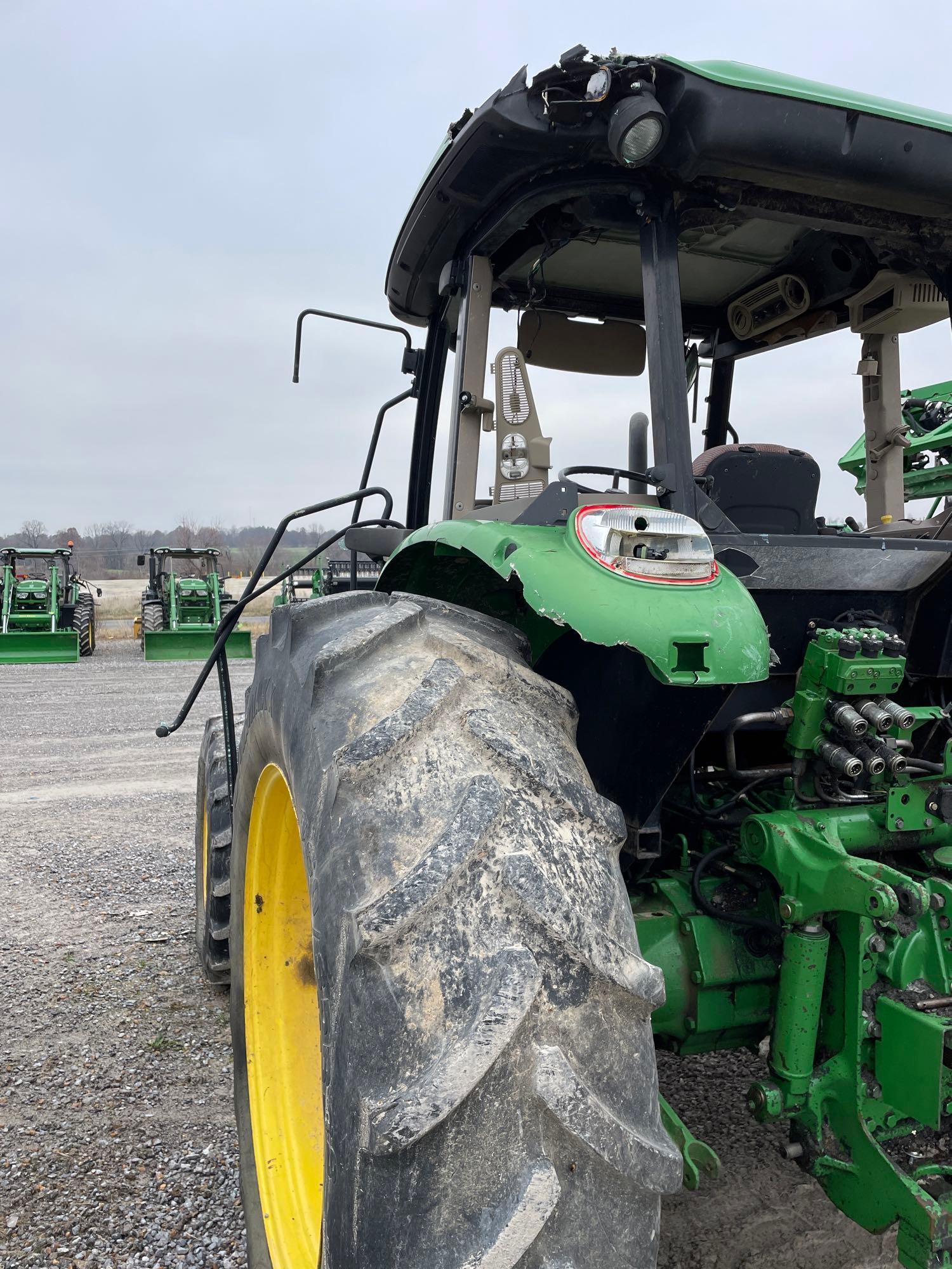 6115D JOHN DEERE TRACTOR, MFWD