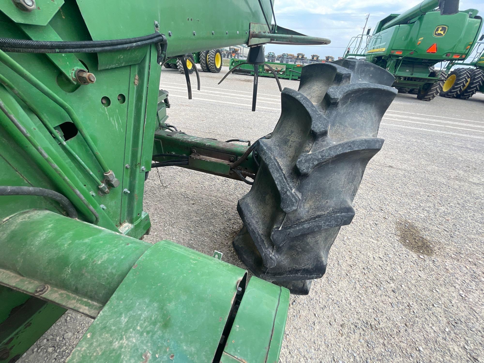 7720 TITAN II JOHN DEERE COMBINE, 1985 YR.