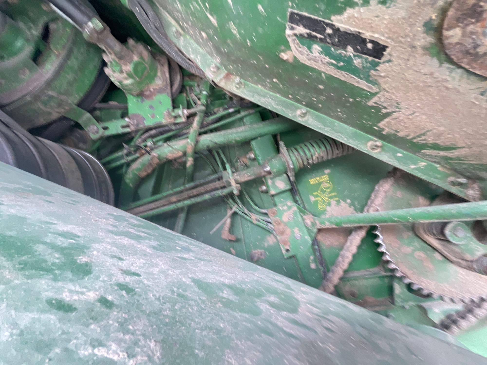 7720 TITAN II JOHN DEERE COMBINE, 1985 YR.