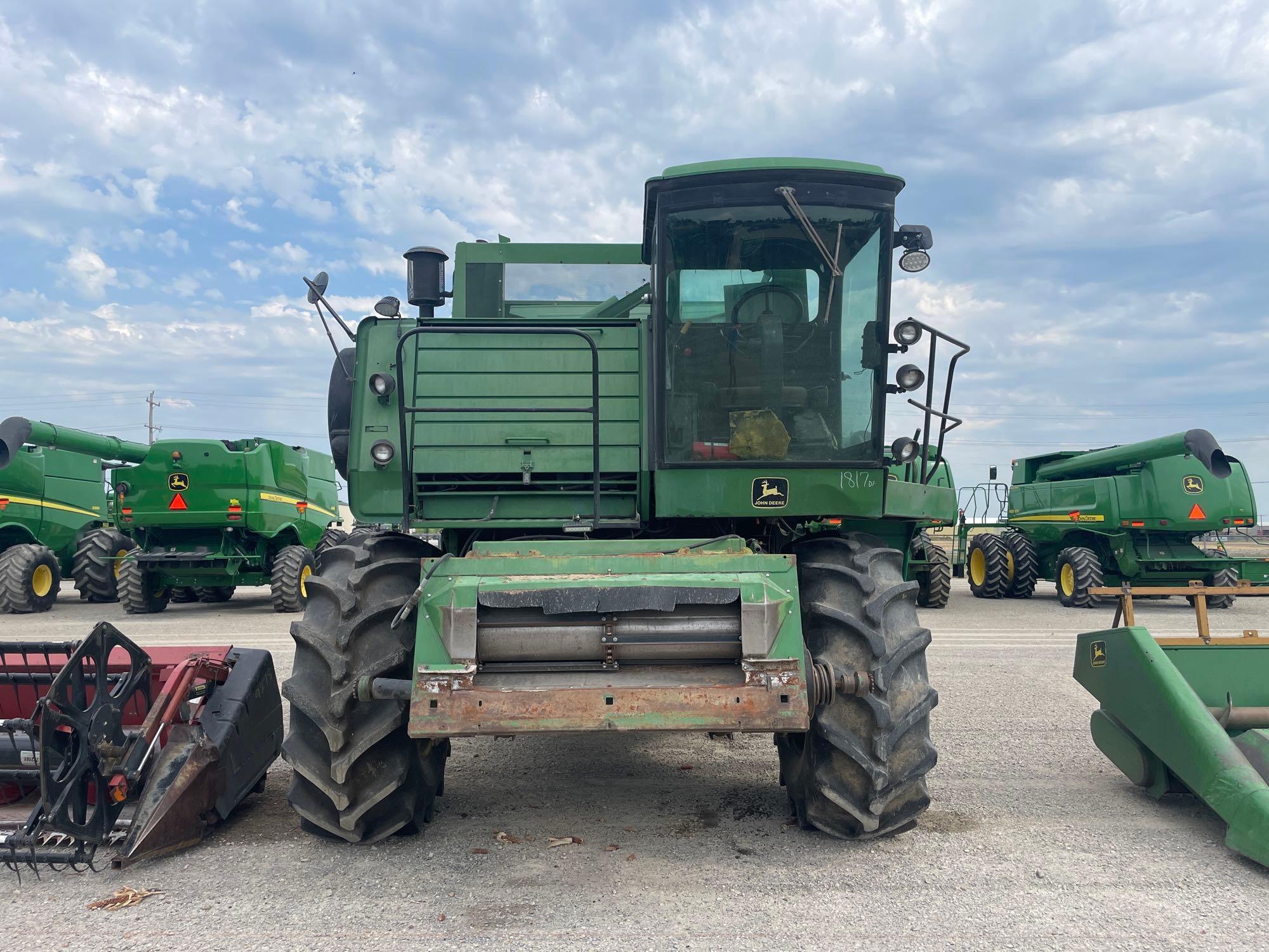 7720 TITAN II JOHN DEERE COMBINE, 1985 YR.