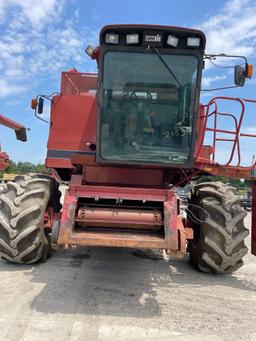 1680 CASE IH COMBINE