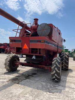 1680 CASE IH COMBINE