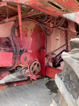 1680 CASE IH COMBINE