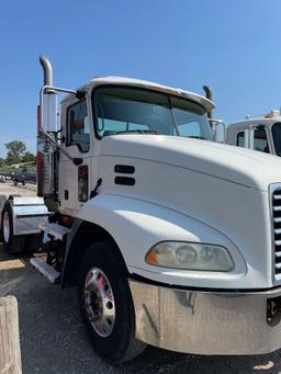 MACK DAY CAB SEMI