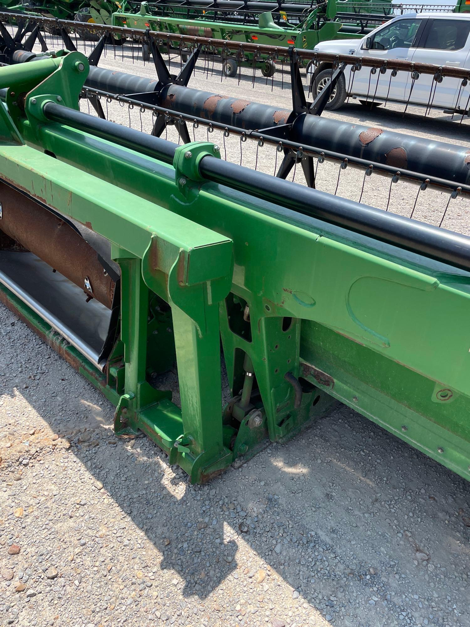 630D JOHN DEERE DRAPER PLATFORM, 2009 YR.