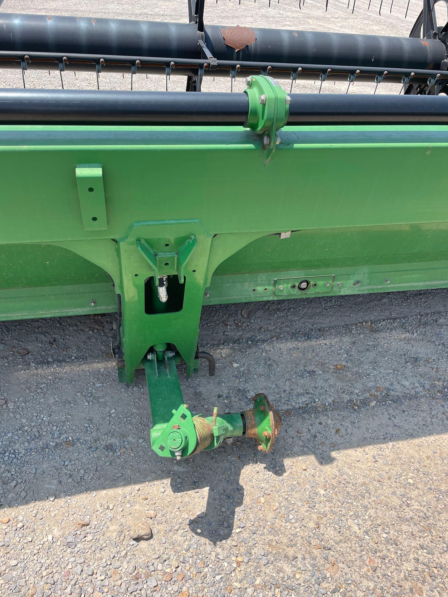 630D JOHN DEERE DRAPER PLATFORM, 2009 YR.
