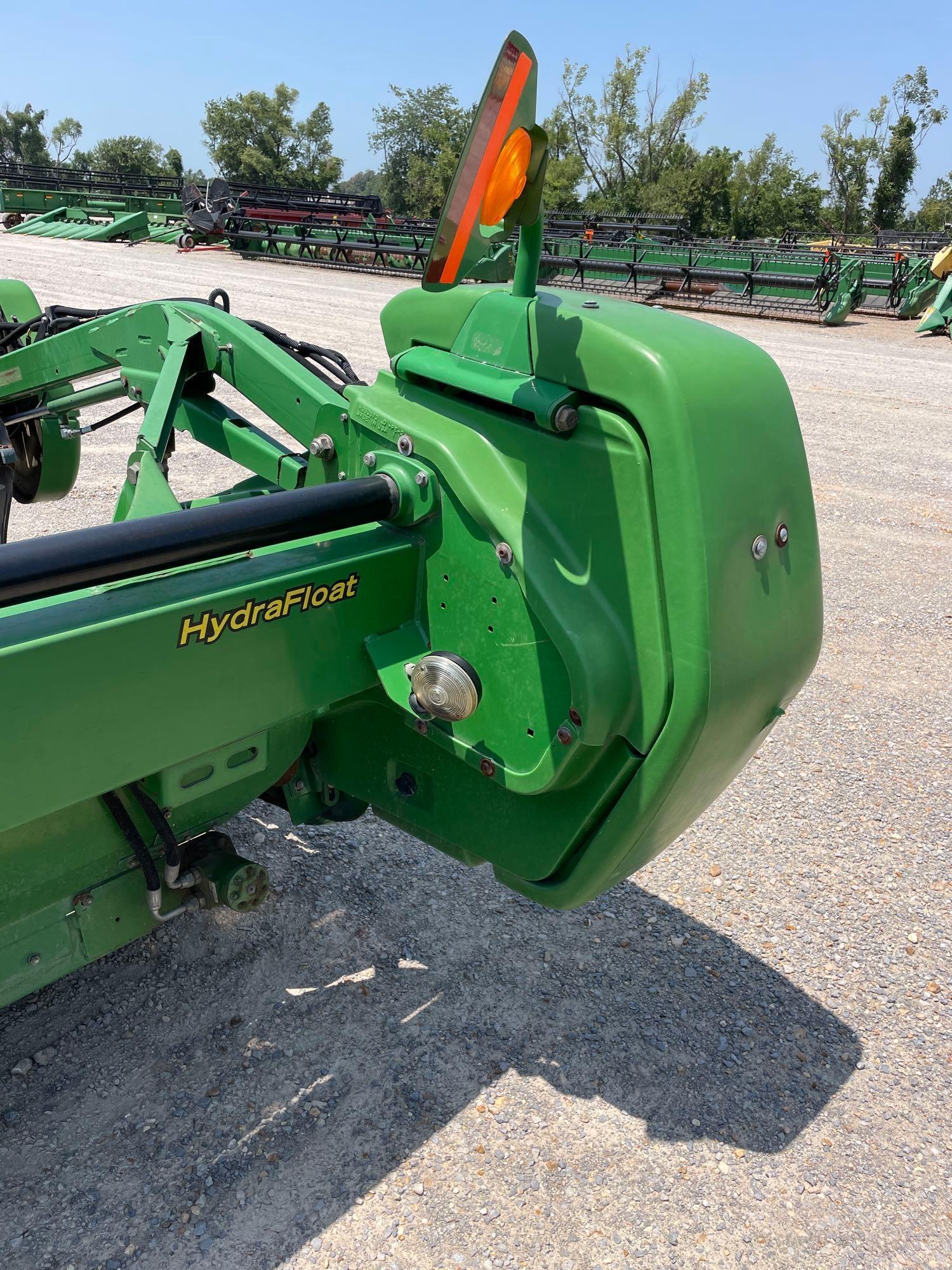 630D JOHN DEERE DRAPER PLATFORM, 2009 YR.