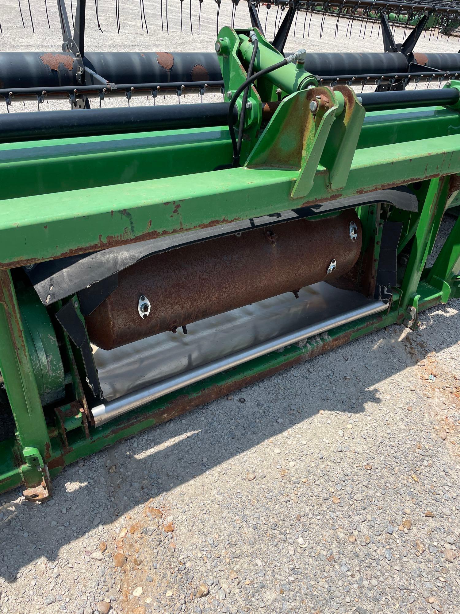 630D JOHN DEERE DRAPER PLATFORM, 2009 YR.