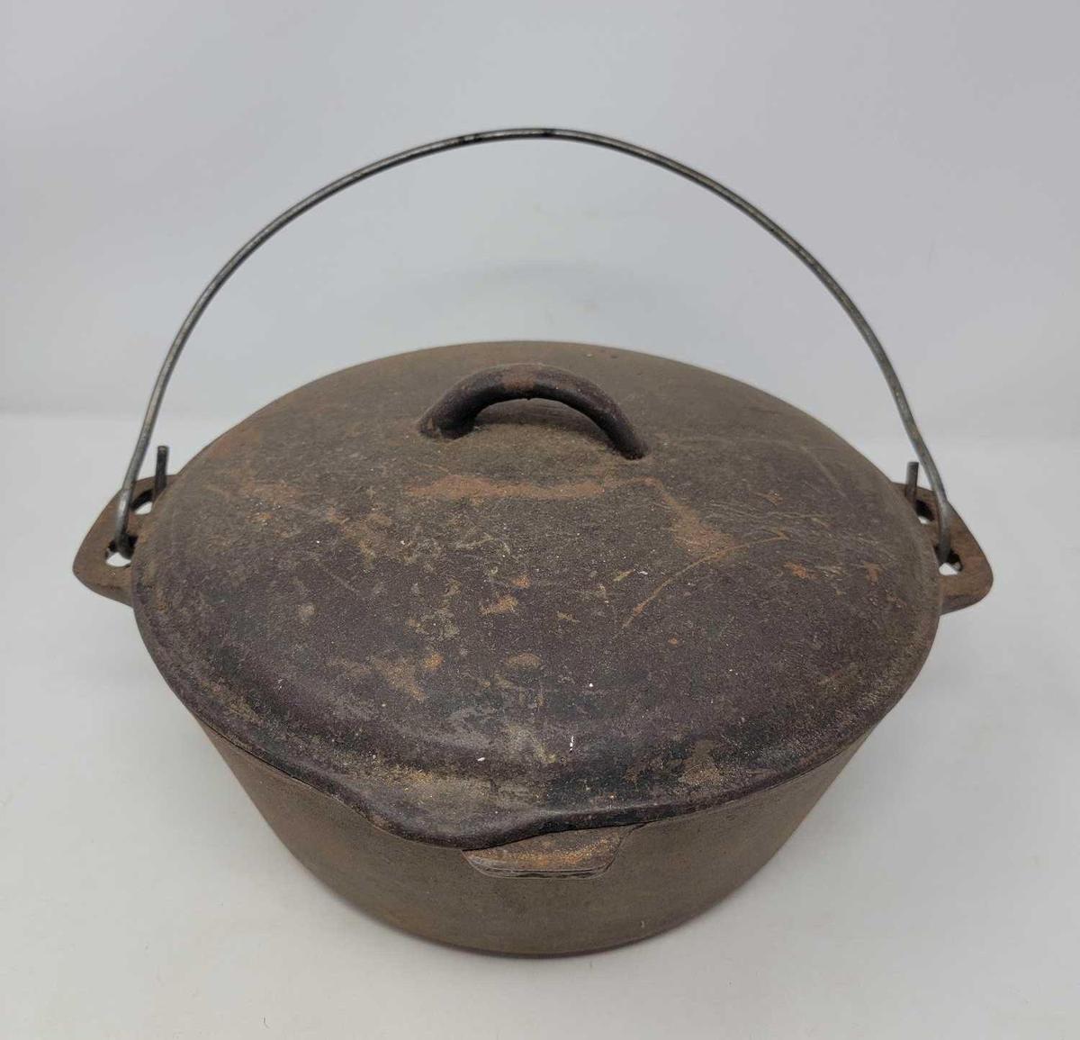 Cast Iron Dutch Oven