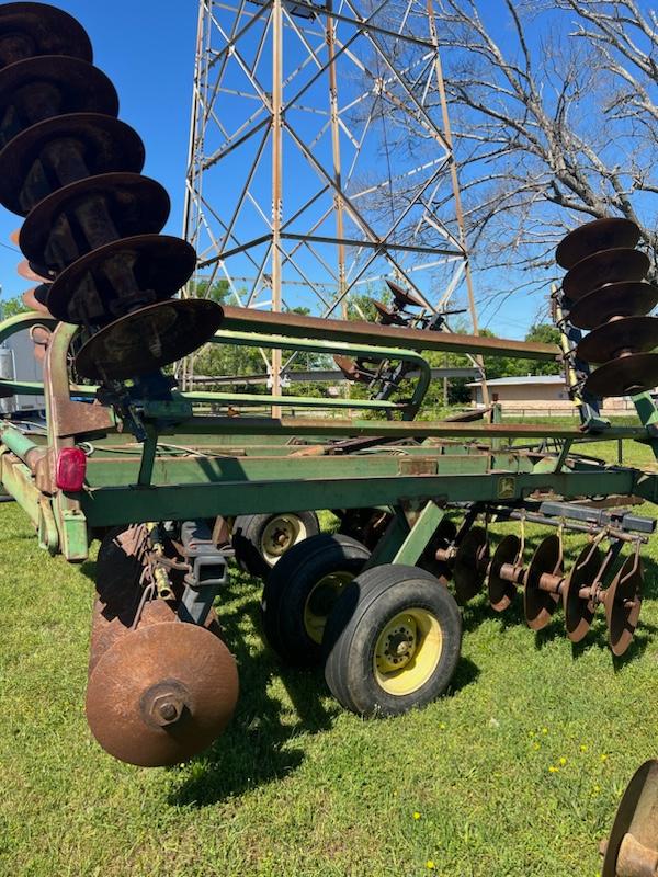 John Deere T230 Disk Jacksonville, TX