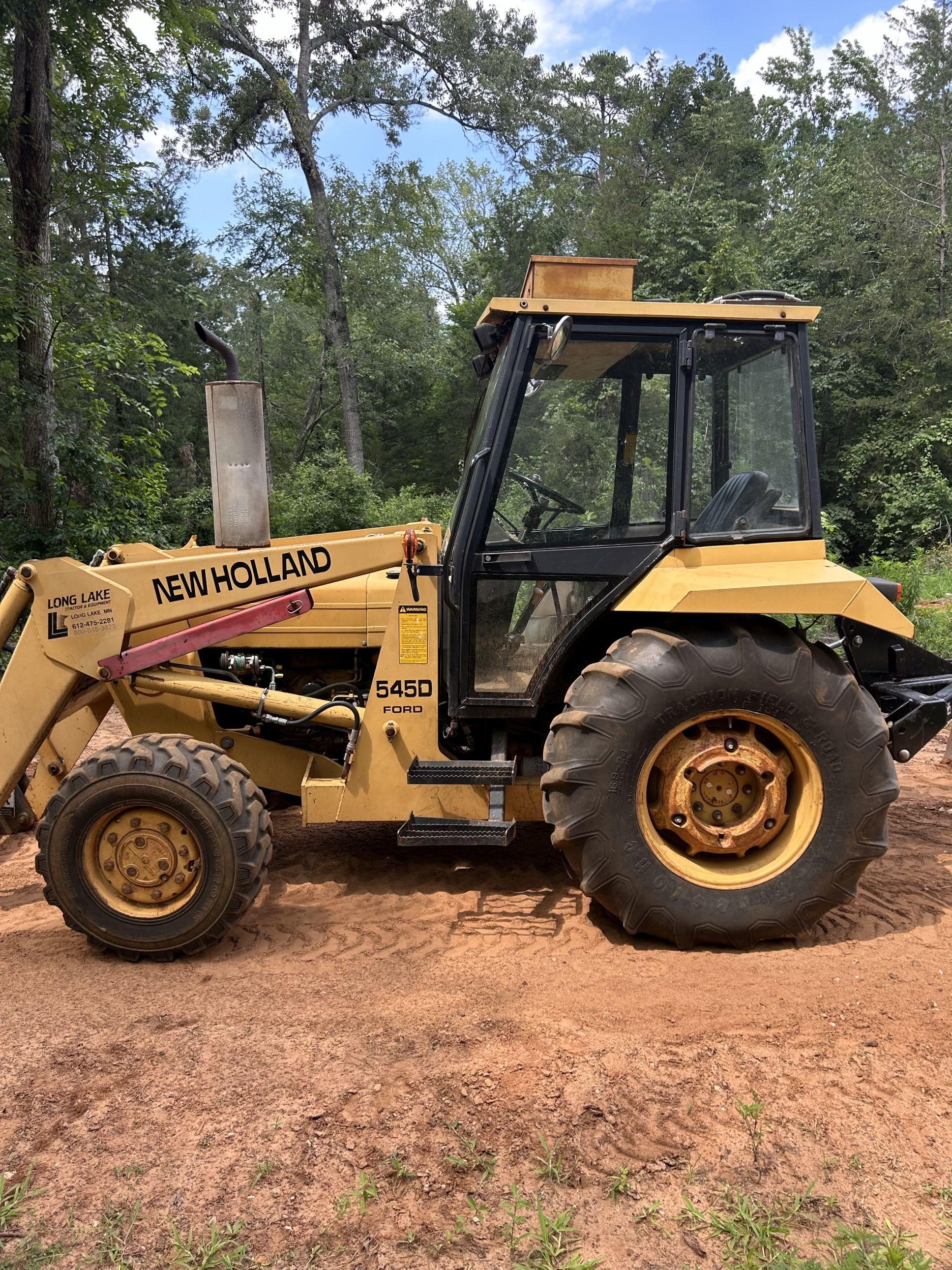 New Holland  545D  Tractor  .  Palestine, TX