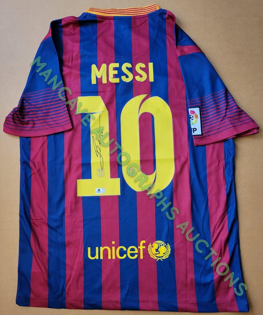 Lionel Messi F.C. Barcelona Autographed Nike 2013-14 Home Soccer Jersey GA coa