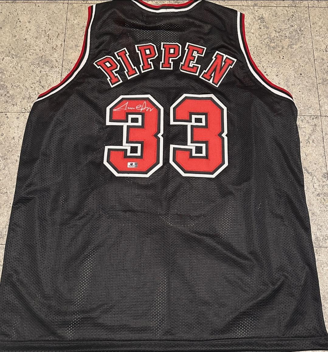 Scottie Pippen Chicago Bulls Autographed Custom Basketball Jersey coa
