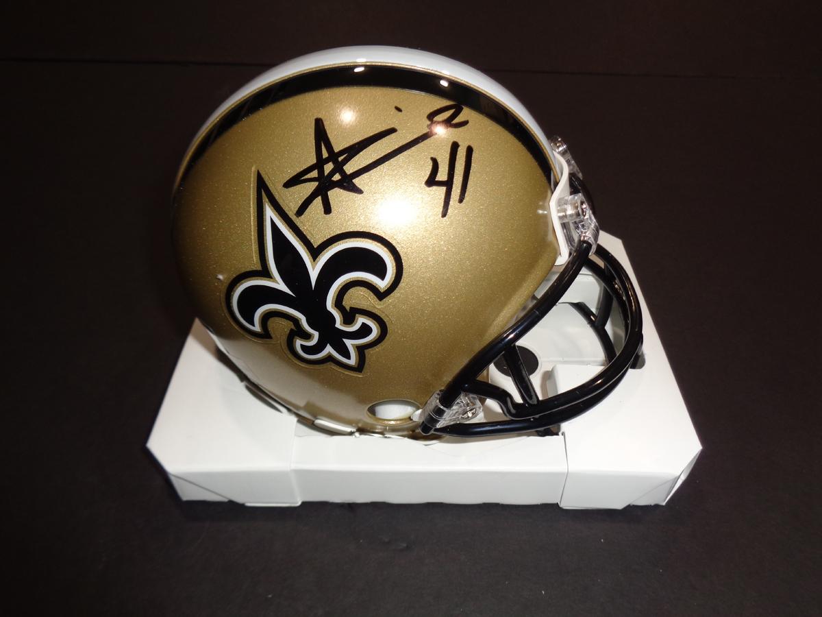 Alvin Kamara New Orleans Saints Autographed Riddell Mini-Helmet coa