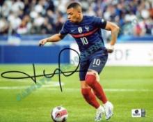 Kylian Mbappé Paris Saint-Germain Autographed 8x10 Photo coa