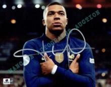 Kylian Mbappé Paris Saint-Germain Autographed 8x10 Photo coa