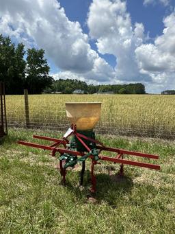 Fertilizer distributor
