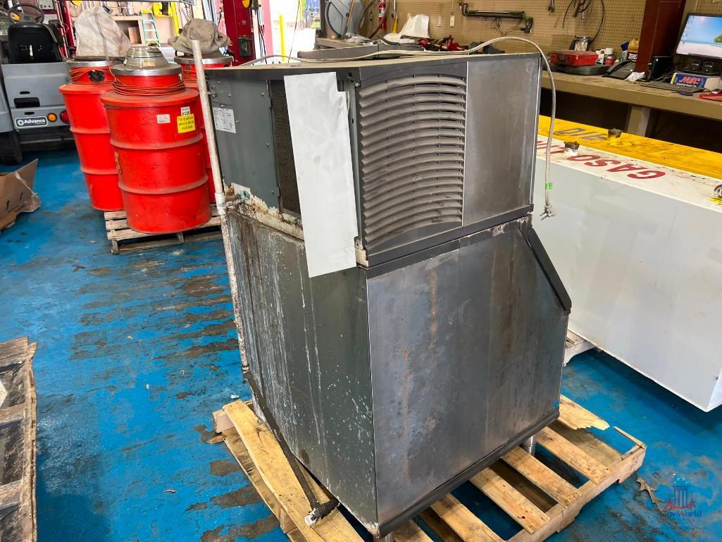 MANITOWOC ICE MAKER,MODEL#SY0304A;SER#110066713