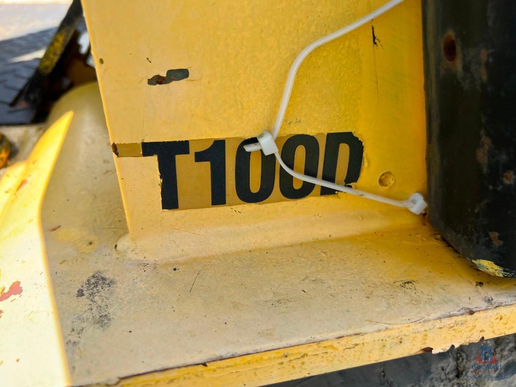 CATERPILLAR T100D FORKLIFT, SN-5MB02610