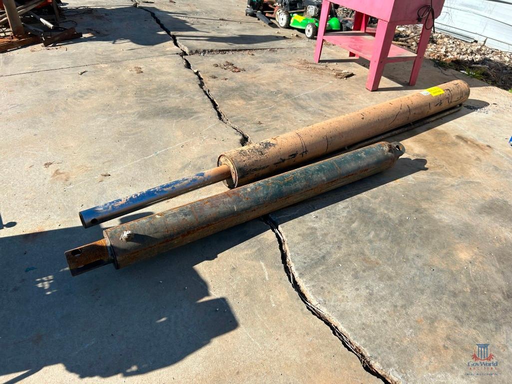 LOT CONSISTING OF (2) HYDRAULICS CYLINDERS