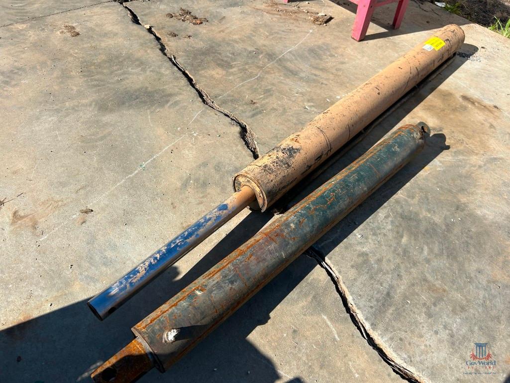 LOT CONSISTING OF (2) HYDRAULICS CYLINDERS
