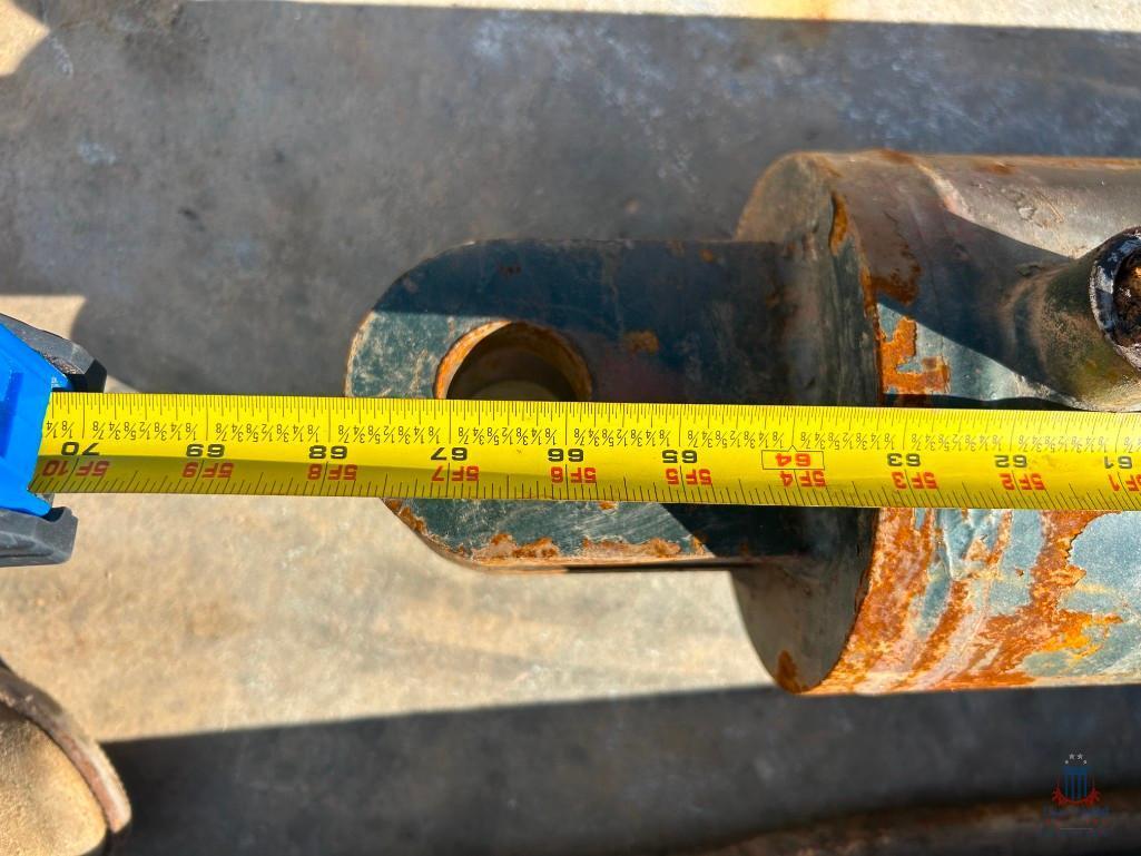 LOT CONSISTING OF (2) HYDRAULICS CYLINDERS