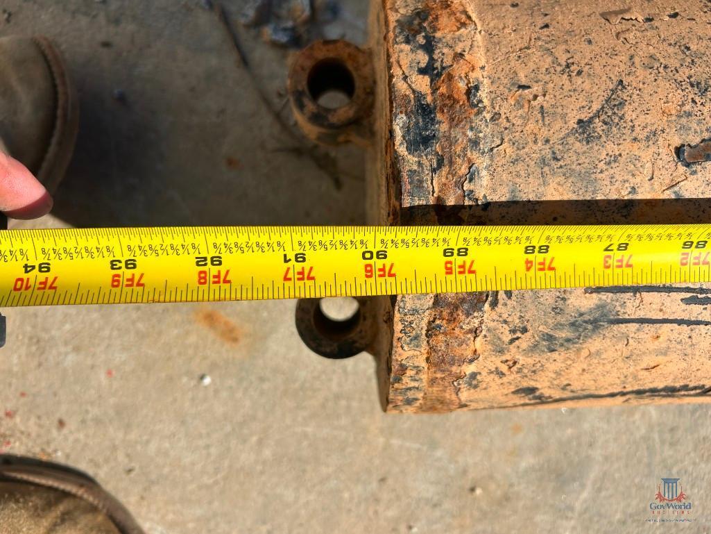 LOT CONSISTING OF (2) HYDRAULICS CYLINDERS