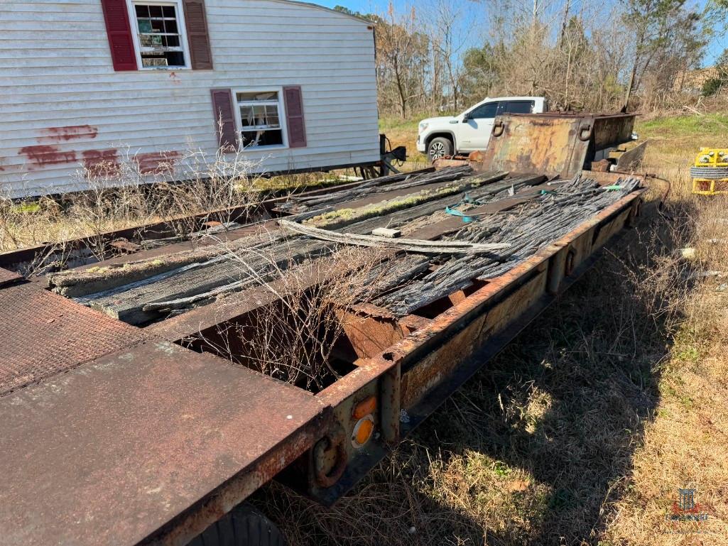 US DEPT. OF THE NAVY 38'X8' TANDEM AXLE STEP DECK TRAILER