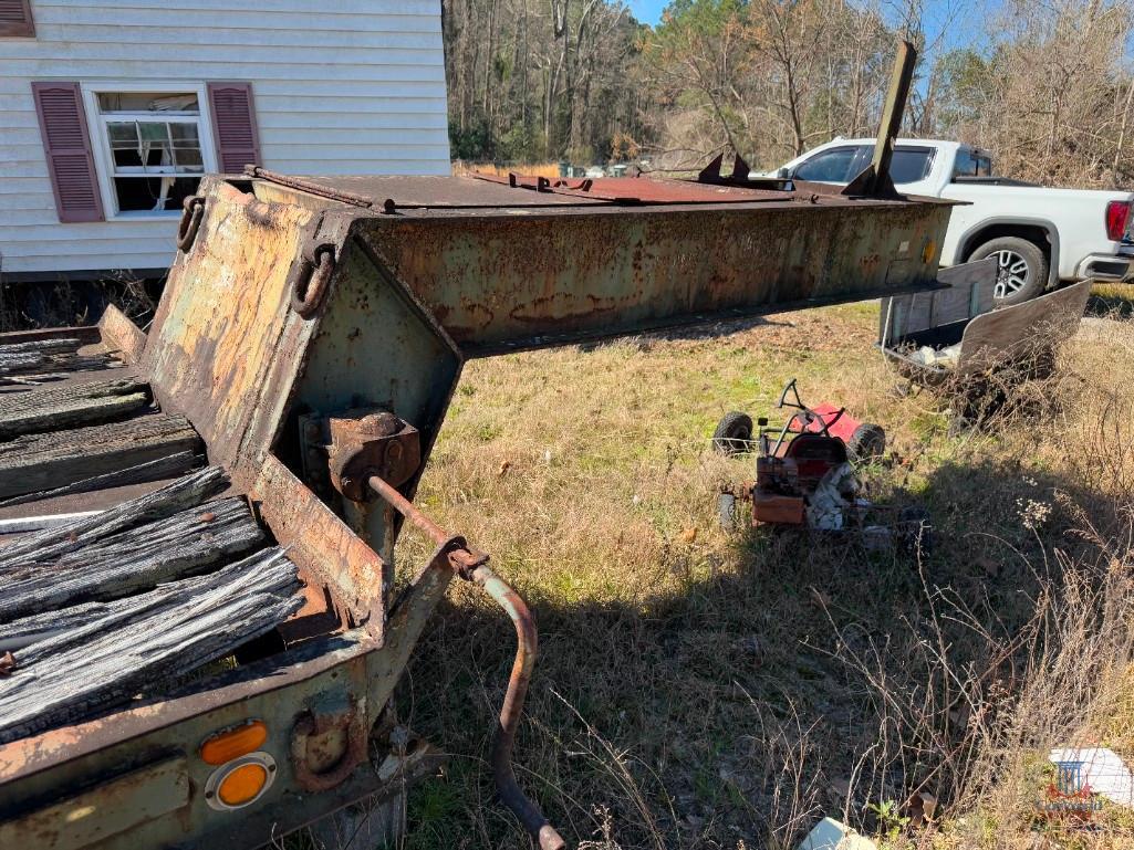 US DEPT. OF THE NAVY 38'X8' TANDEM AXLE STEP DECK TRAILER