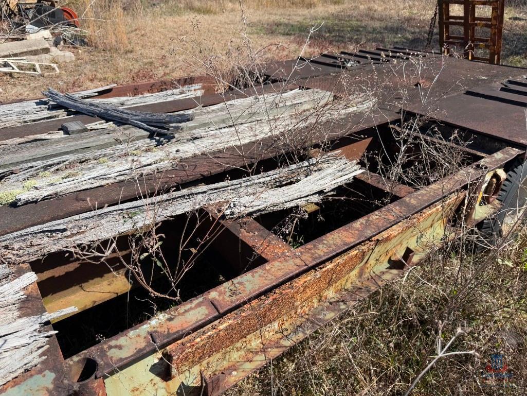 US DEPT. OF THE NAVY 38'X8' TANDEM AXLE STEP DECK TRAILER