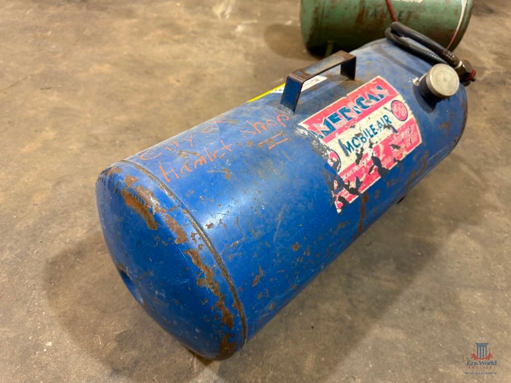 LOT CONSISTING OF AIR TANKS AND BEAD SEATER