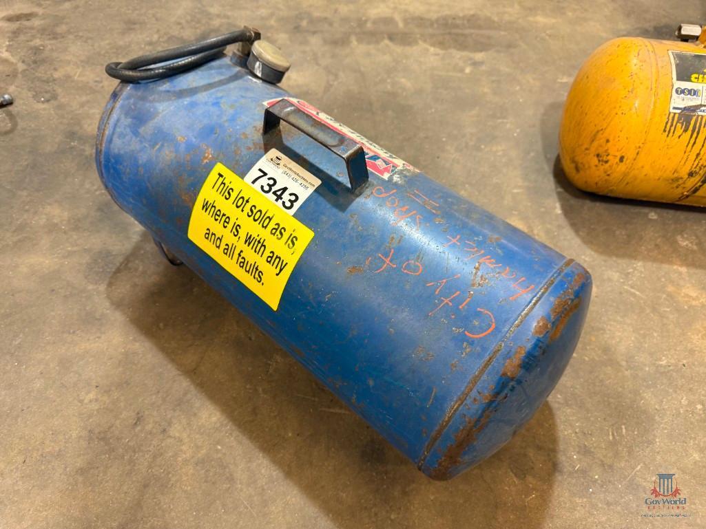 LOT CONSISTING OF AIR TANKS AND BEAD SEATER