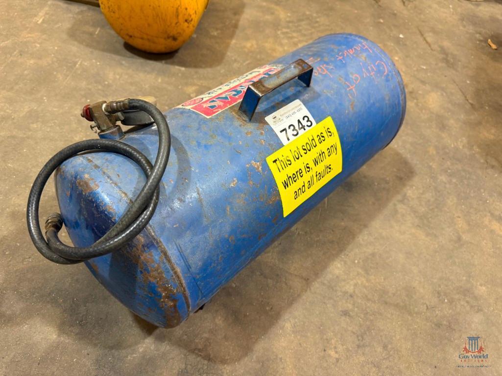 LOT CONSISTING OF AIR TANKS AND BEAD SEATER