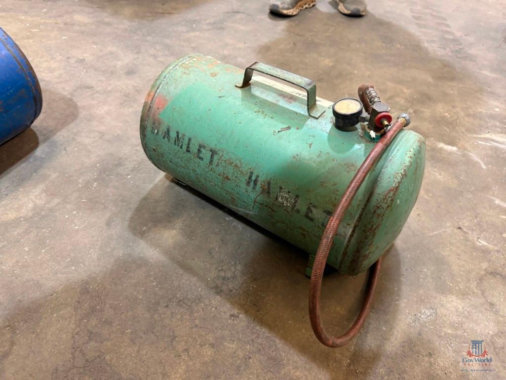 LOT CONSISTING OF AIR TANKS AND BEAD SEATER
