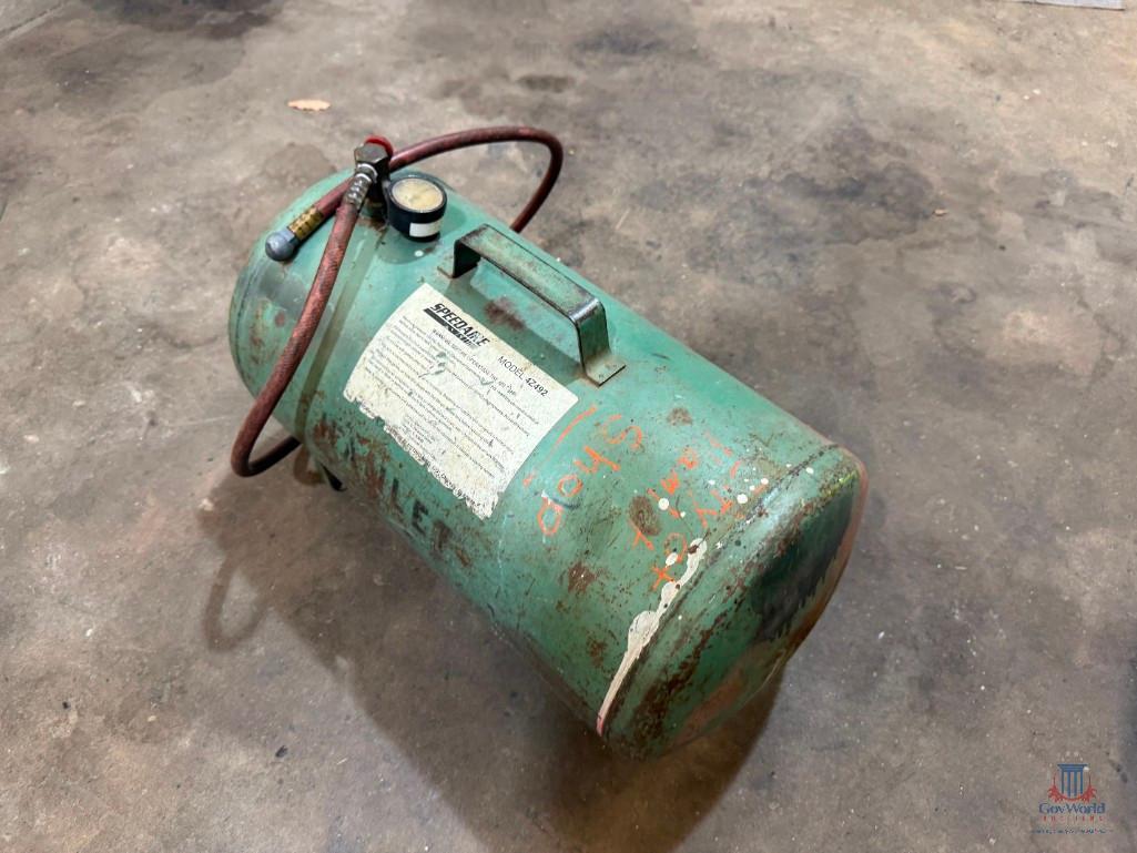 LOT CONSISTING OF AIR TANKS AND BEAD SEATER