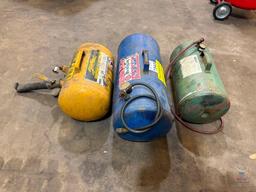 LOT CONSISTING OF AIR TANKS AND BEAD SEATER